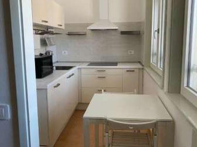 Bilocale arredato con terrazzo Bocconi, c.so italia, ticinese