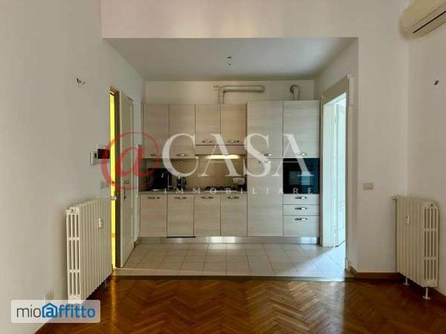Bilocale arredato con terrazzo Bocconi, c.so italia, ticinese