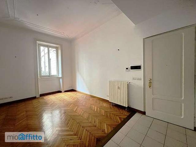 Bilocale arredato con terrazzo Bocconi, c.so italia, ticinese