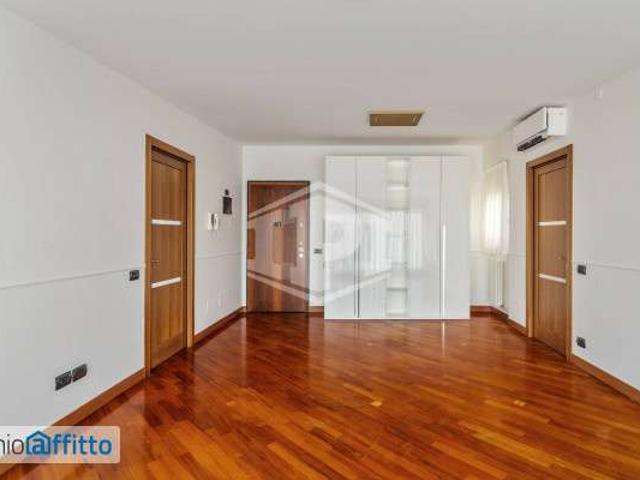 Bilocale arredato con terrazzo Bocconi, c.so italia, ticinese