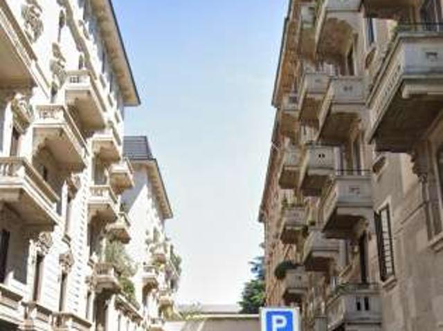Bilocale arredato con terrazzo Garibaldi, isola, maciachini, monumentale