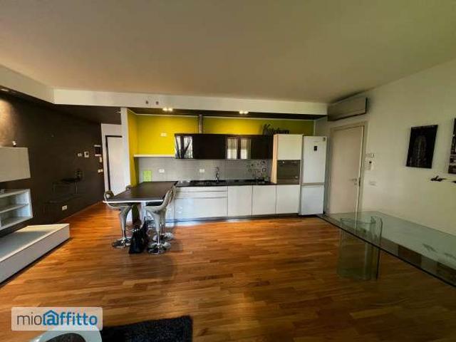 Bilocale arredato con terrazzo Greco, monza, palmanova, bicocca