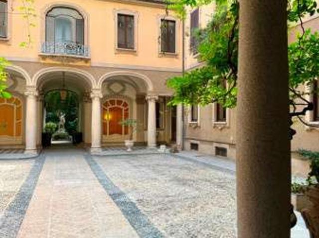 Bilocale arredato con terrazzo Fiera, firenze, sempione, paolo sarpi/arena