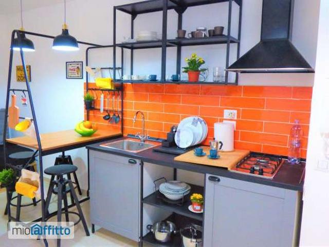 Bilocale arredato con terrazzo Fuorigrotta