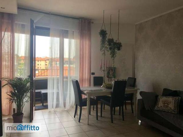 Bilocale arredato con terrazzo Oltre stazione flora