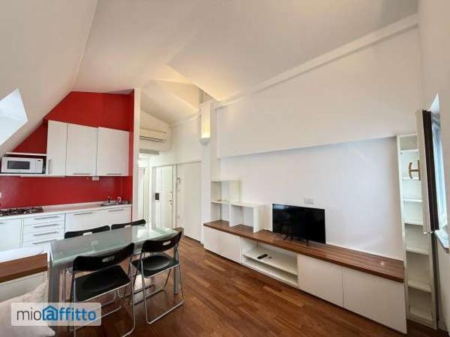 Bilocale arredato con terrazzo Milano