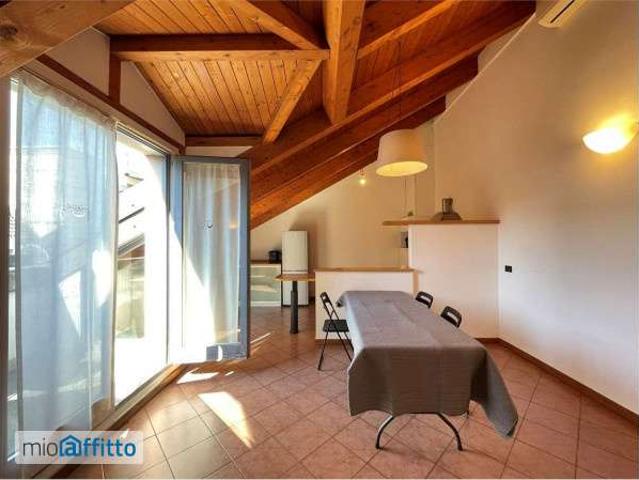 Bilocale arredato con terrazzo Milano