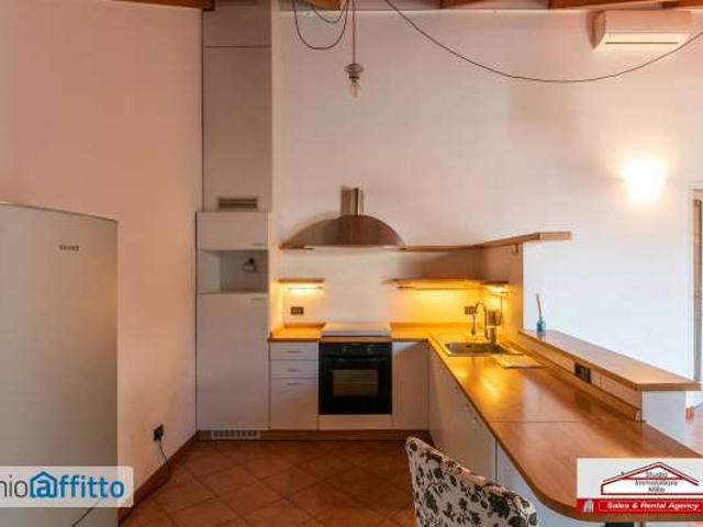 Bilocale arredato con terrazzo Milano