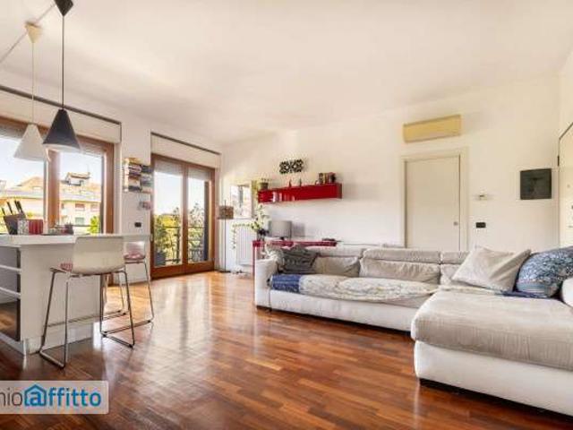 Bilocale arredato con terrazzo Milano