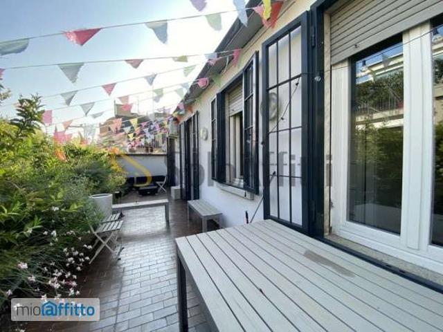 Bilocale arredato con terrazzo Milano