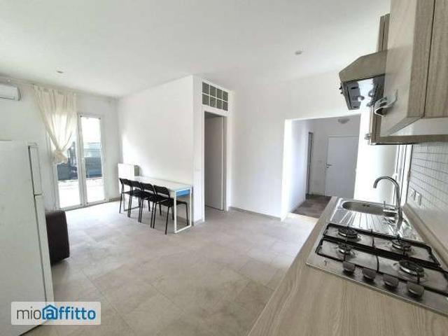 Bilocale arredato con terrazzo Saxarubra, labaro, prima porta