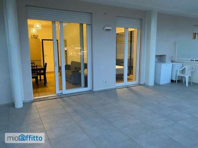 Bilocale arredato con terrazzo Salerno