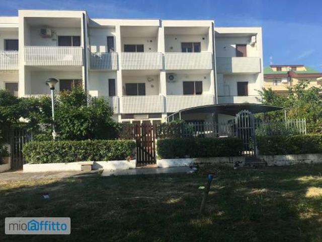 Bilocale arredato con terrazzo Salvo marina