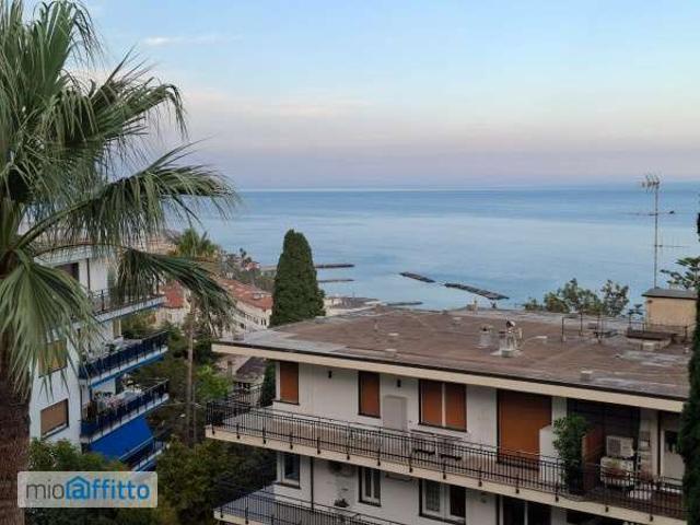Bilocale arredato con terrazzo San Remo