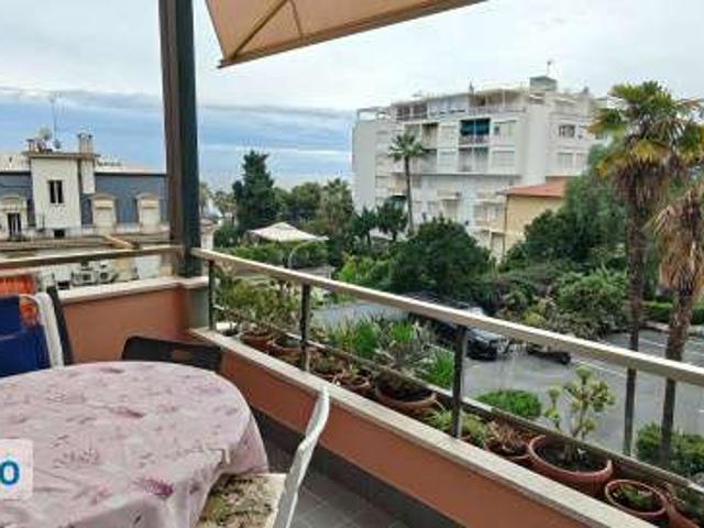 Bilocale arredato con terrazzo San Remo