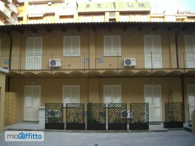 Bilocale arredato con terrazzo San salvario