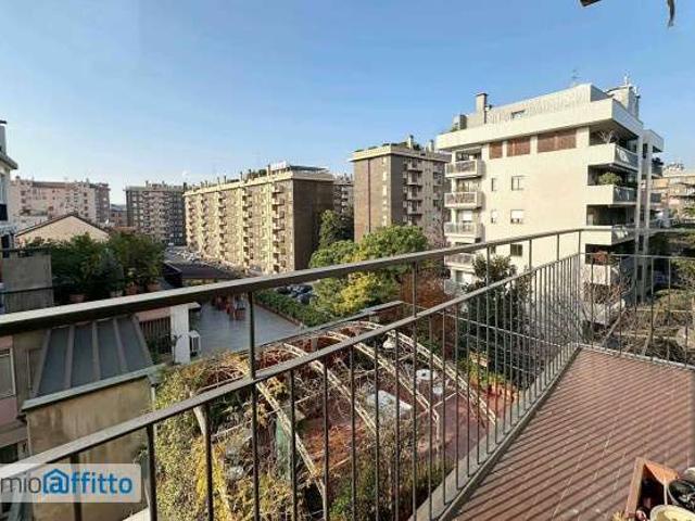 Bilocale arredato con terrazzo P.ta genova, romolo, solari