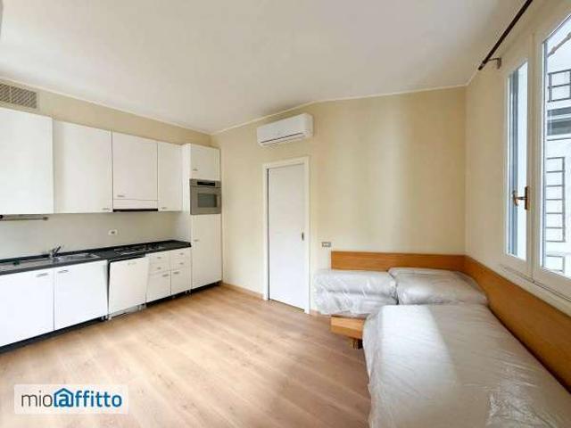 Bilocale arredato con terrazzo P.ta genova, romolo, solari