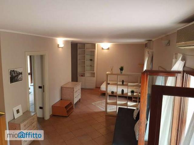 Bilocale arredato con terrazzo P.ta genova, romolo, solari