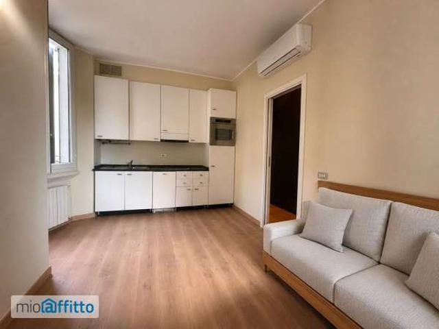 Bilocale arredato con terrazzo P.ta genova, romolo, solari