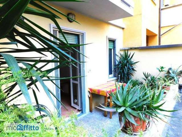 Bilocale arredato con terrazzo P.ta genova, romolo, solari