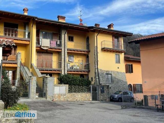 Bilocale arredato con terrazzo Pratolongo
