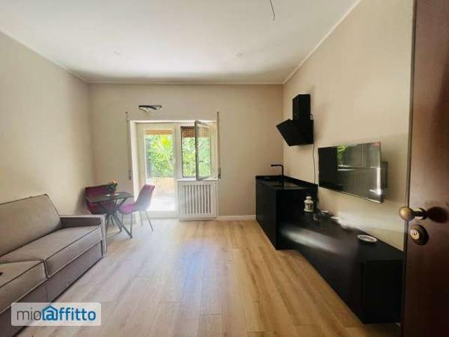 Bilocale arredato con terrazzo Prati, delle vittorie, borgo pio