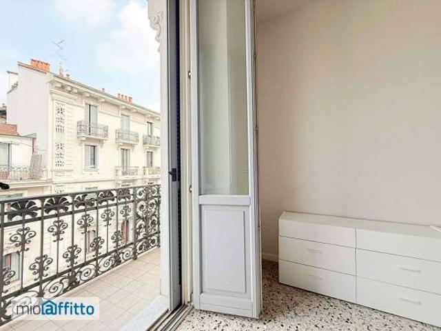Bilocale arredato con terrazzo Repubblica, stazione centrale