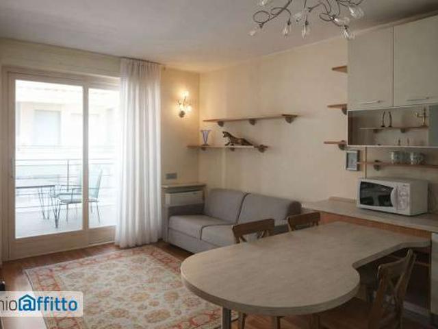 Bilocale arredato con terrazzo Repubblica, stazione centrale