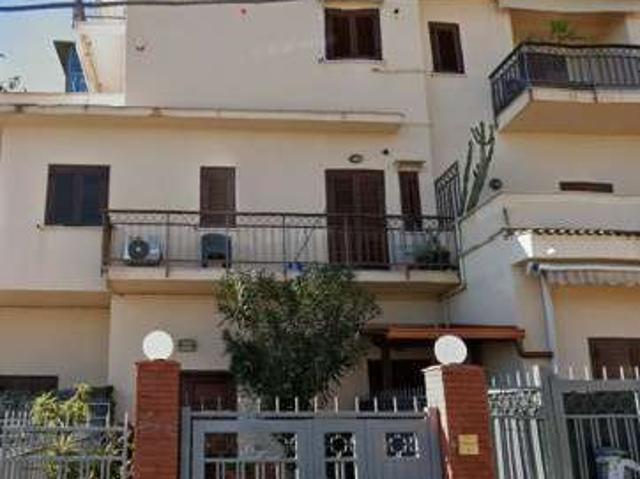 Bilocale arredato con terrazzo Tommaso natale