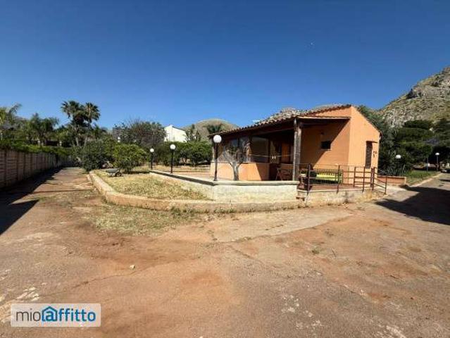 Bilocale arredato con terrazzo Tommaso natale