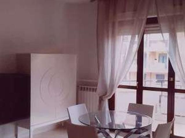 Bilocale arredato con terrazzo Trigoria, spinaceto, tor de cenci, vallerano