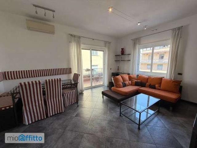 Bilocale arredato con terrazzo Trieste, salario