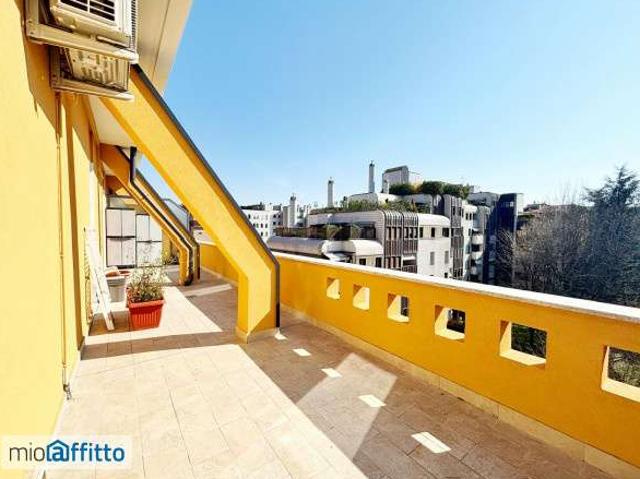 Bilocale arredato con terrazzo V giornate, xxii marzo, porta romana