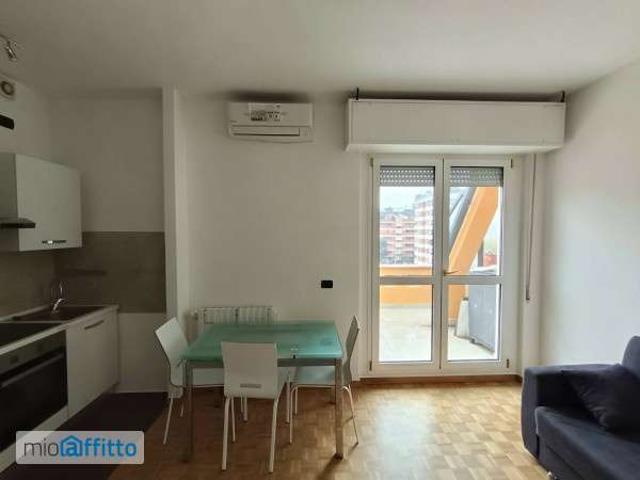 Bilocale arredato con terrazzo V giornate, xxii marzo, porta romana