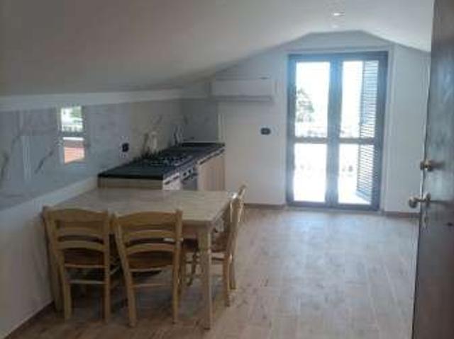Bilocale arredato con terrazzo Valle martella