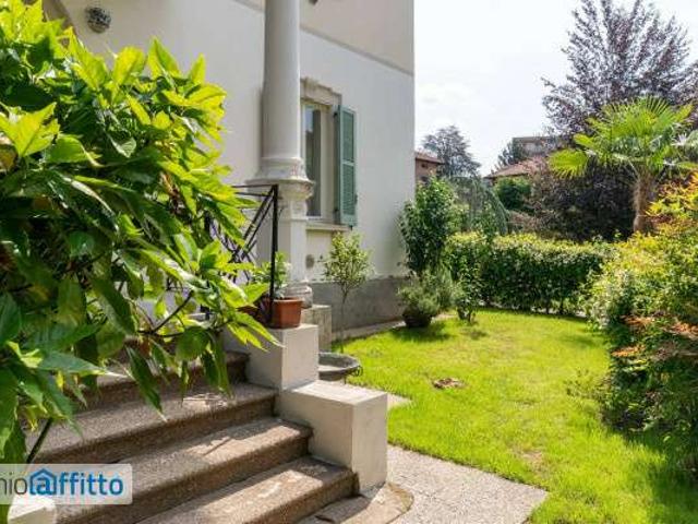 Bilocale arredato con terrazzo Varese