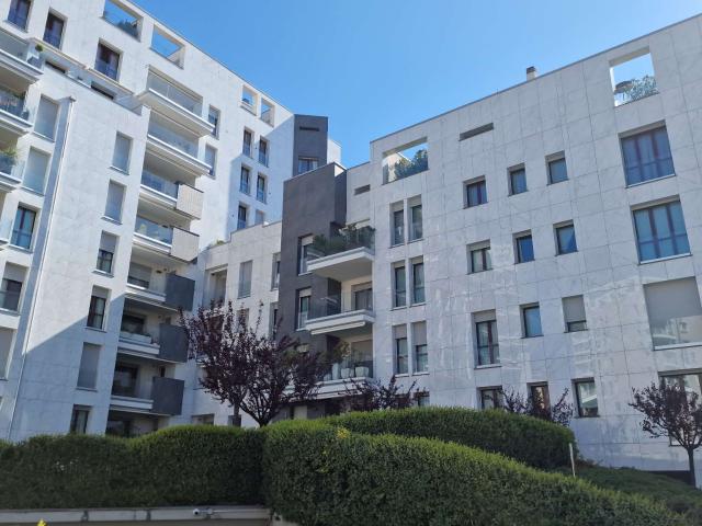 BILOCALE ARREDATO CON TERRAZZINO E BOX IN VIA CERVIGNANO