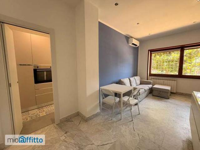 Bilocale arredato Eur, laurentino, checchignola, montagnola, fonte meravigliosa