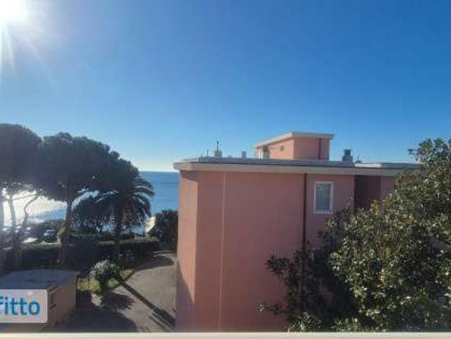 Bilocale arredato Genova