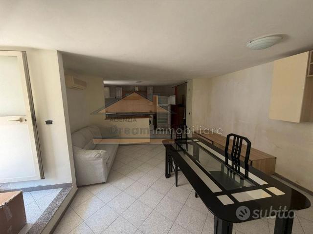 Bilocale Arredato in Via Frezza