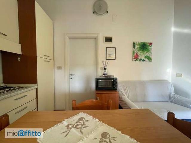 Bilocale arredato Lido centro ovest