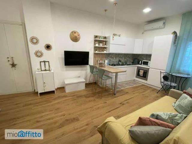 Bilocale arredato Napoli