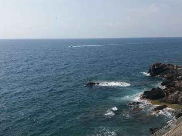 Bilocale arredato Nervi quinto al mare