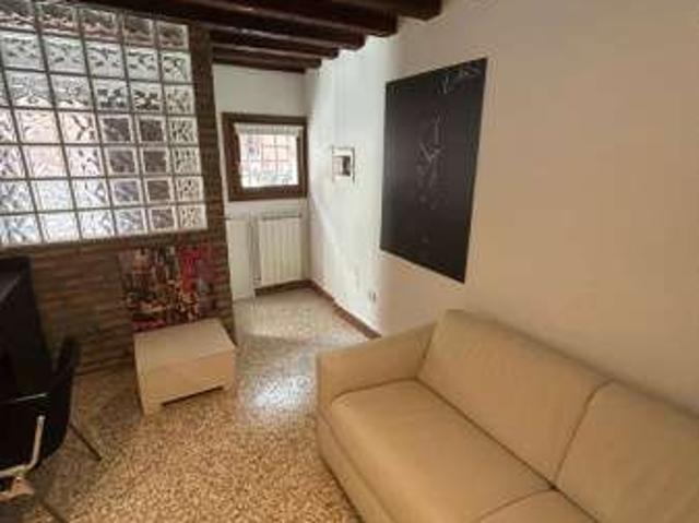 Bilocale arredato Santa croce