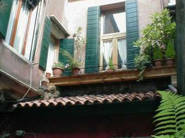 Bilocale arredato Santa croce