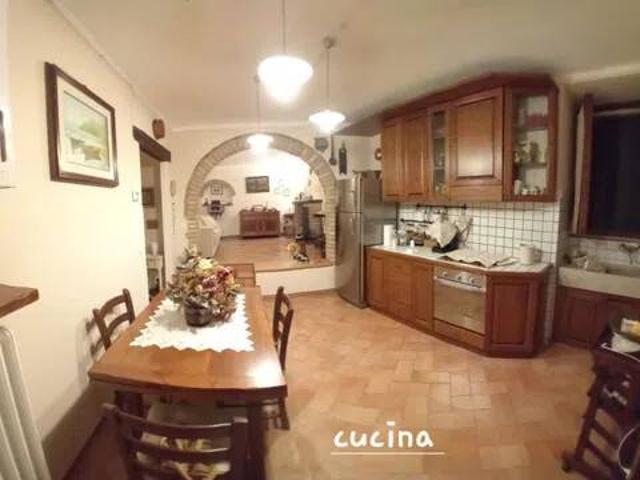 Bilocale buono stato, piano terra, Centro, Passignano sul Trasimeno