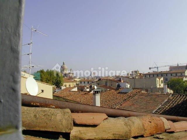 Bilocale buono stato, quarto piano, San Frediano, Firenze