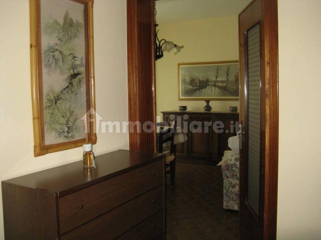 Bilocale buono stato, secondo piano, Centro, Roncola