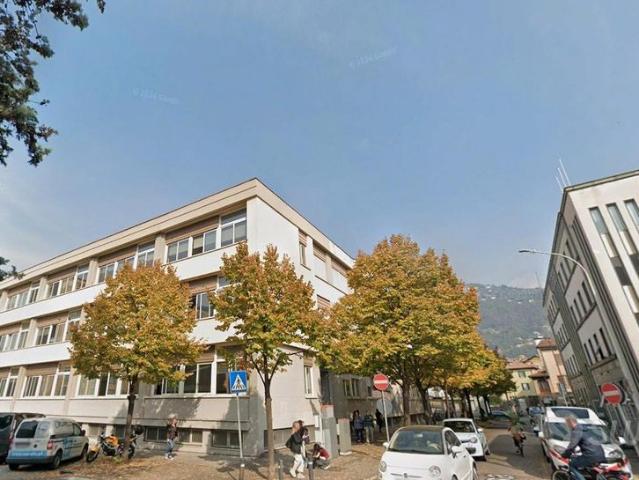 Bilocale Centro Como con balcone